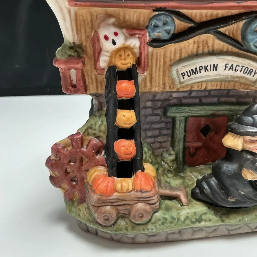 Vtg Ghoulsville Pumpkin Factory Halloween House Porcelain W/ Box - House Only